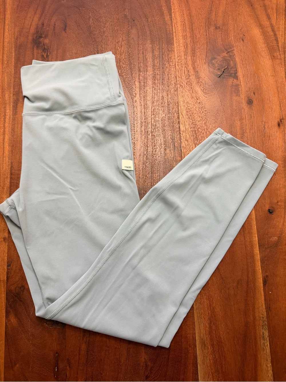 Vuori High-Rise Clean Elevation Leggings – Light Blue / Grayish Blue Size M